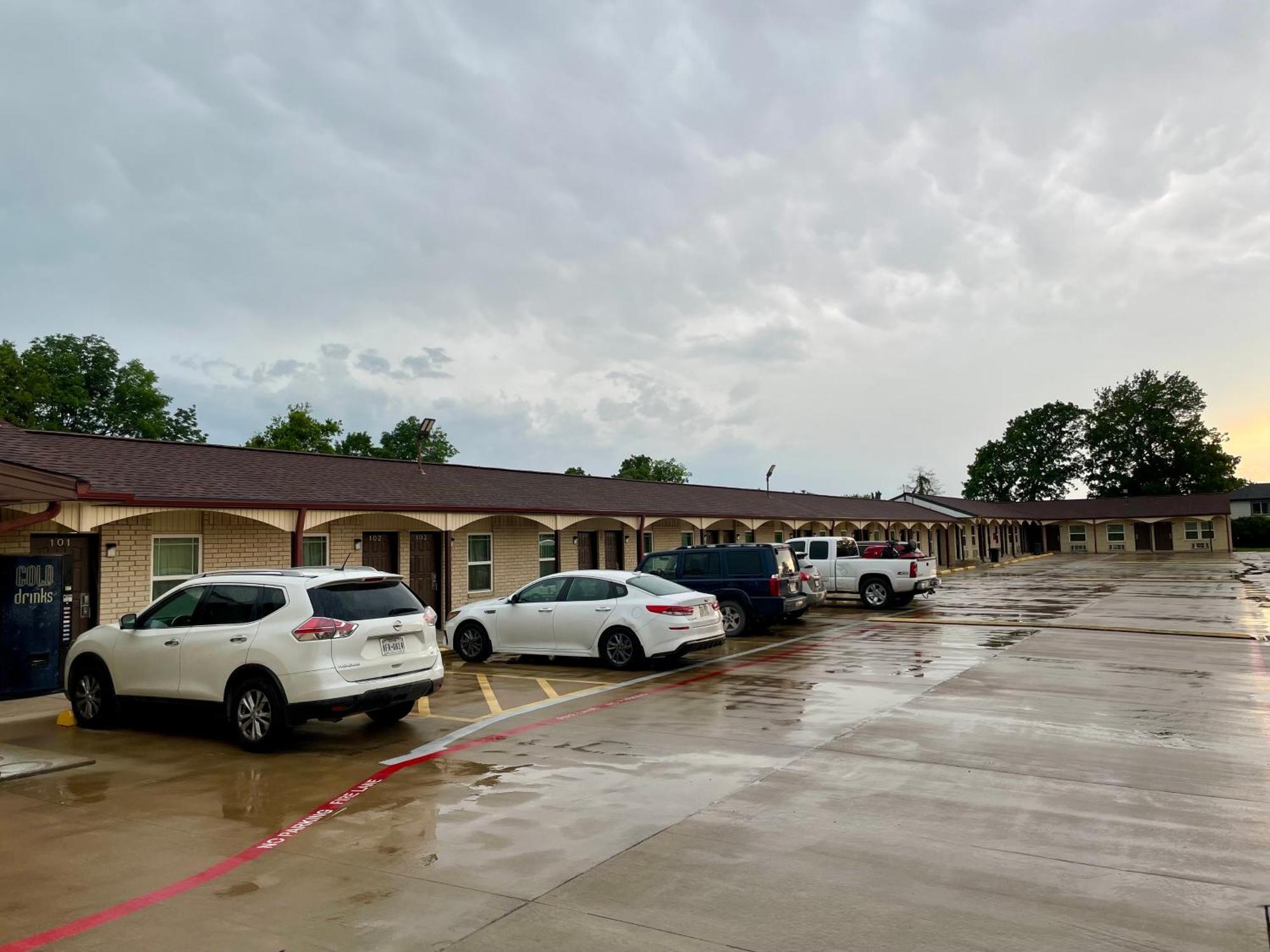 Ankur Inn Motel Dallas Buitenkant foto